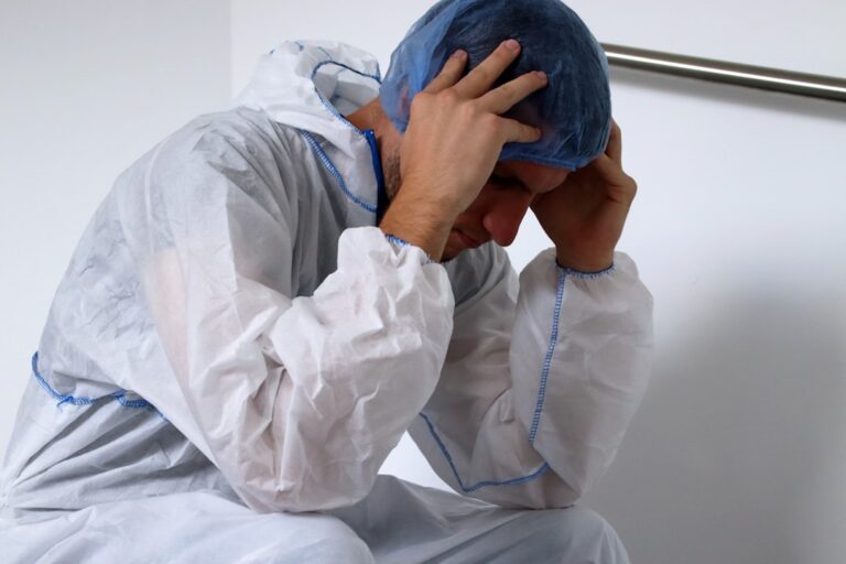 Jak wrócić do pracy po długim zwolnieniu lekarskim od psychiatry? - okładka